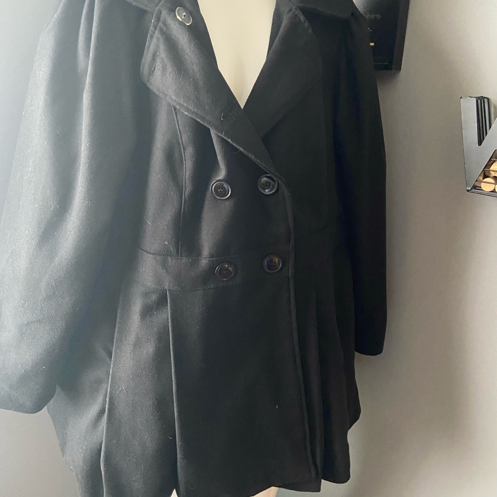 Black pea coat type coat. Size 2X. Only worn twice. Great condition!